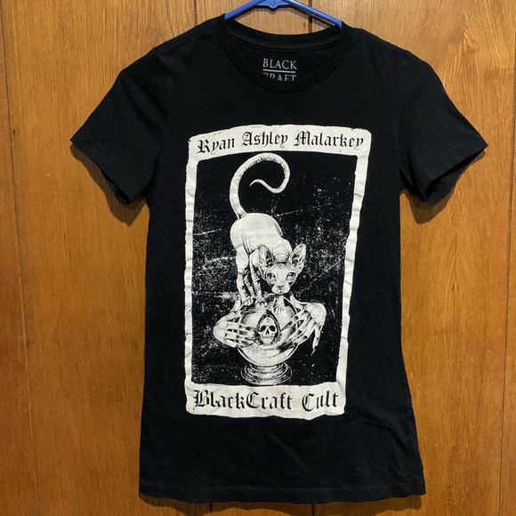 BlackCraft Ryan Ashley Malarkey Cat Girls Tee - Picture 2 of 6